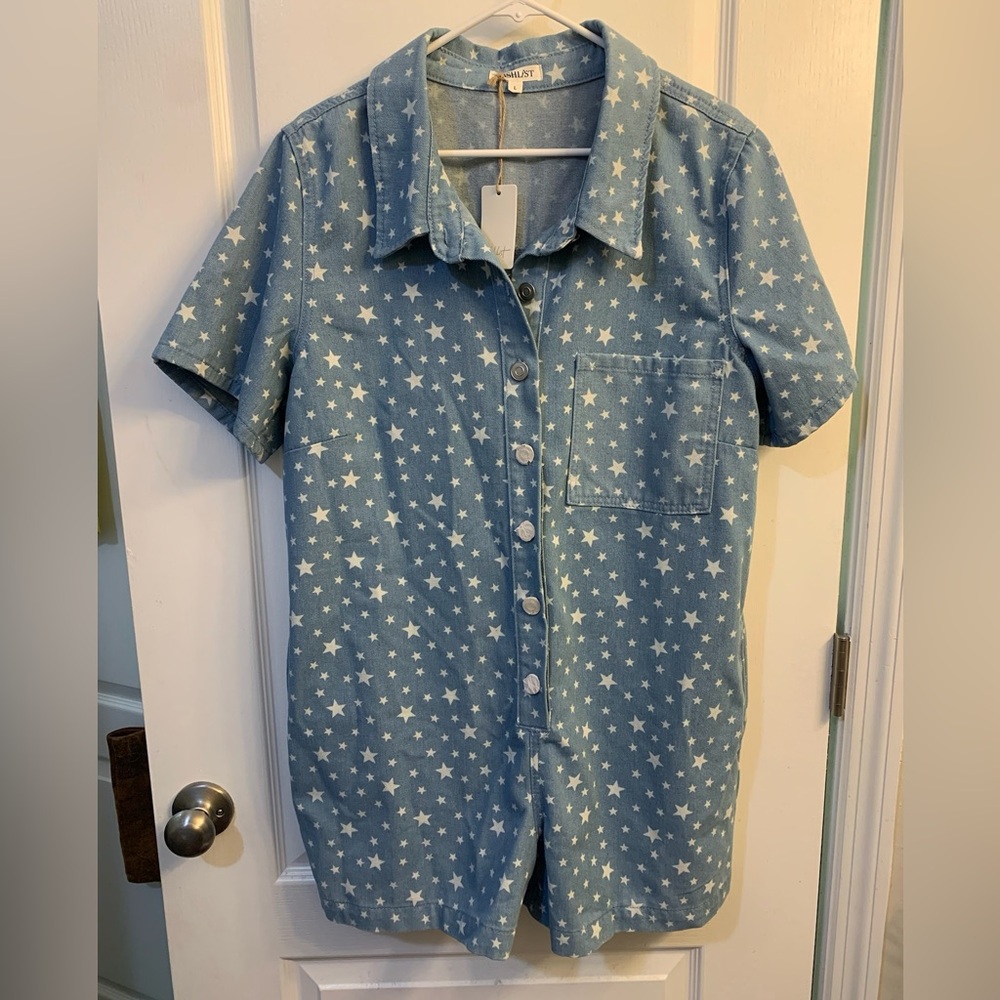 WishList Blue Star Print Denim Short Sleeve Collared Button Front Romper L NWT - Picture 4 of 7